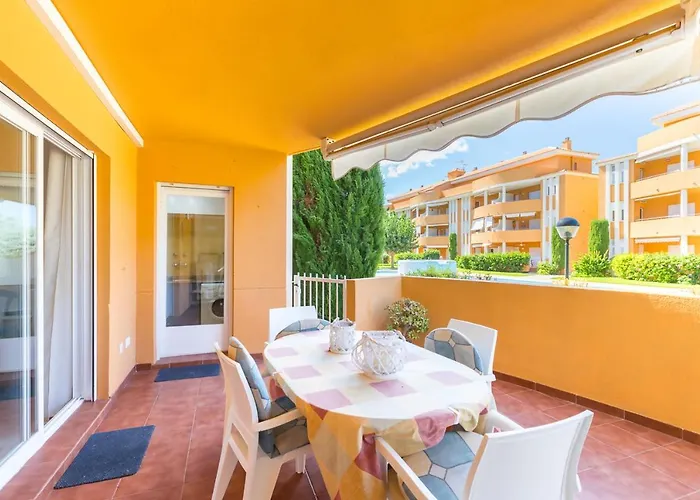 Apartment Coastal Living Fully Equipped 200m From The